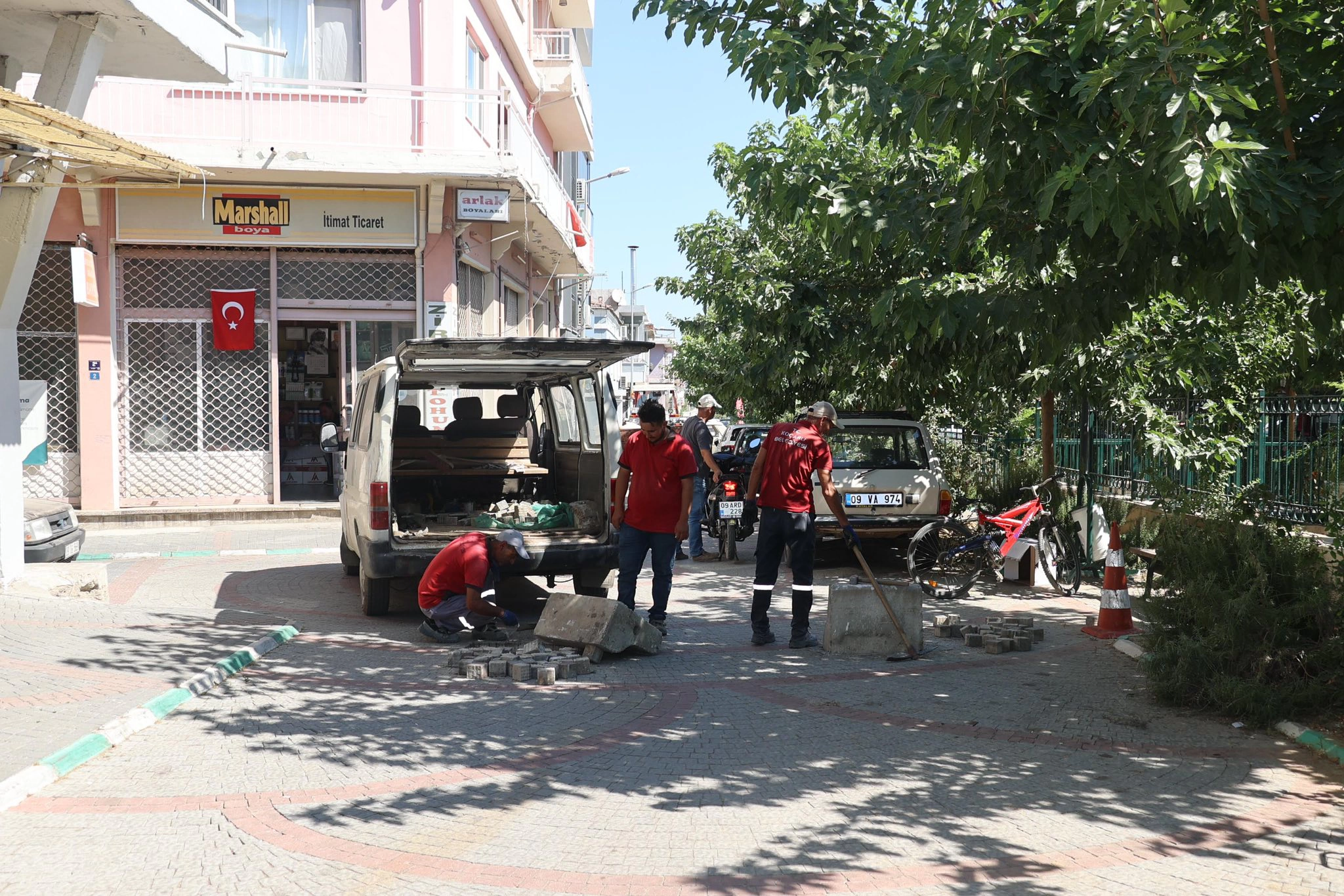 Koçarlı’da keyfi araç parkına son